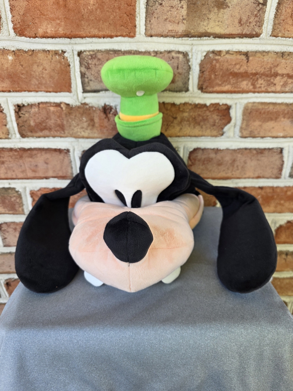 DISNEY TOKYO RESORT GOOFY HAT WITH SMALL BODY 58CM